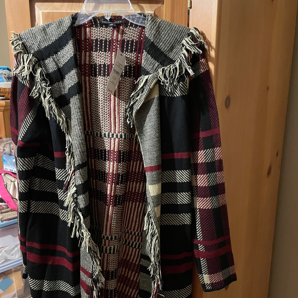 BNWT - Cape Sweater by Signature Studio Size Lrg